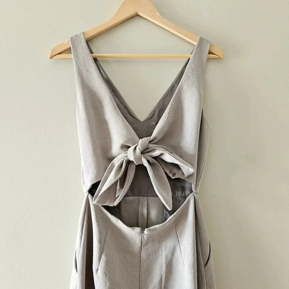 Aritzia Wilfred Ecoulement Jumpsuit V-Neck  Tie Waist Cut Out Wide Leg Pockets. - Picture 13 of 16